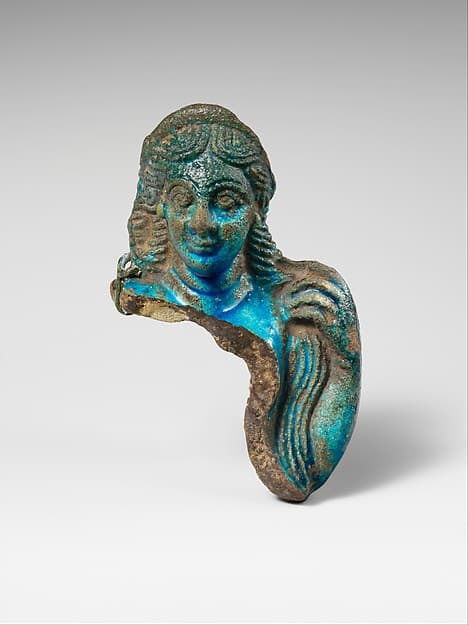 Faience statuette fragment of Venus