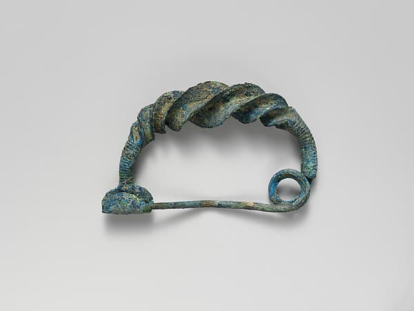 Bronze spiral-type fibula (safety pin)