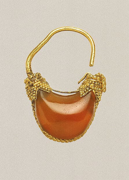 Gold and carnelian boat-shaped earring
