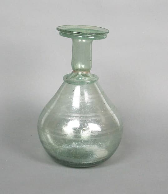 Glass bottle