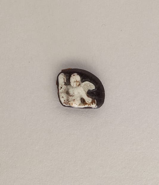Glass cameo with cupid (Eros)