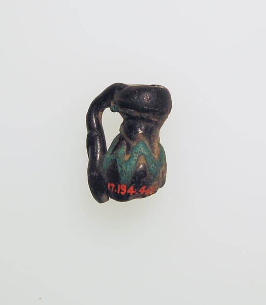 Glass pendant in the form of a jug
