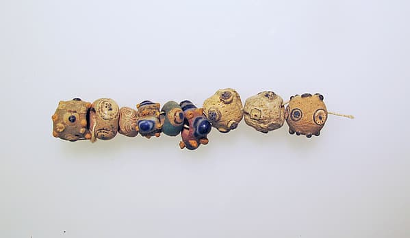 Glass eye beads