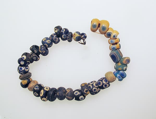 Glass eye beads