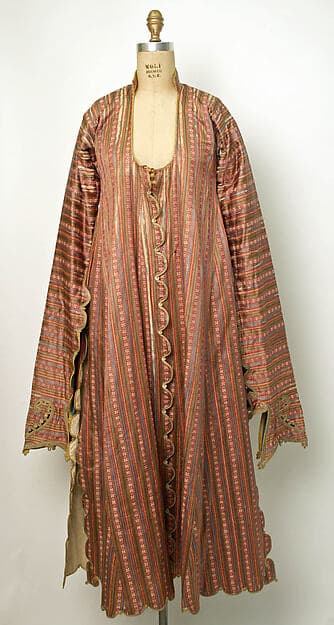 Uçetek Entari or Three-Skirt Robe