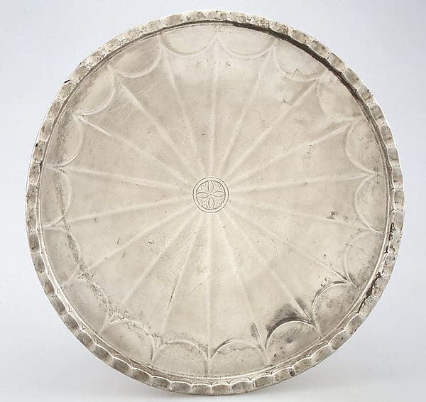 Ribbed Plate