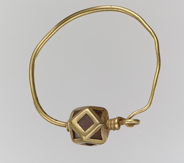 Gold Earring with Garnets