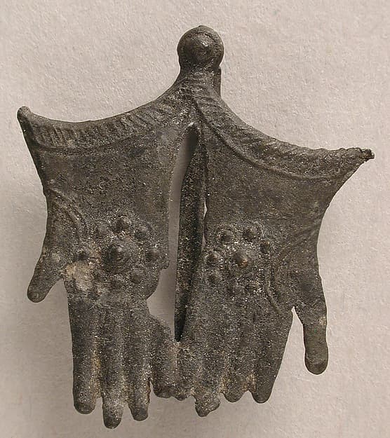 Pilgrim's Badge with Becket's Gloves