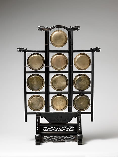 Yunluo (雲鑼 )"Cloud Gong"