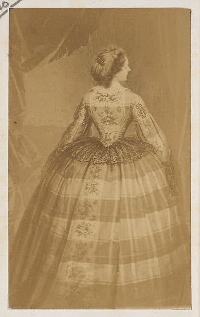 La taille, by André-Adolphe-Eugène Disdéri