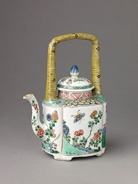 Small covered wine pot or teapot, by Chinese
