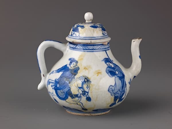 Small covered wine pot or teapot, by Chinese