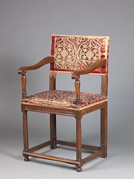 Armchair (chaise à bras)